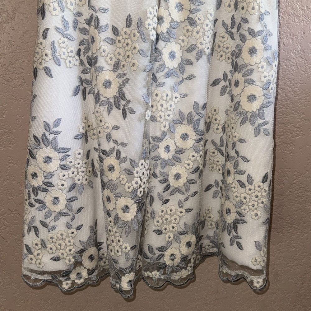 Dress the Population Size Medium Sheer White & Silvery Floral Mini Dress Bridal - Picture 6 of 7